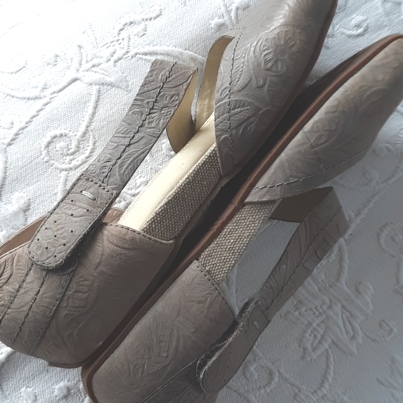 OTBT Pacific City Sage Embossed Leather Flat US8 - Picture 4 of 7